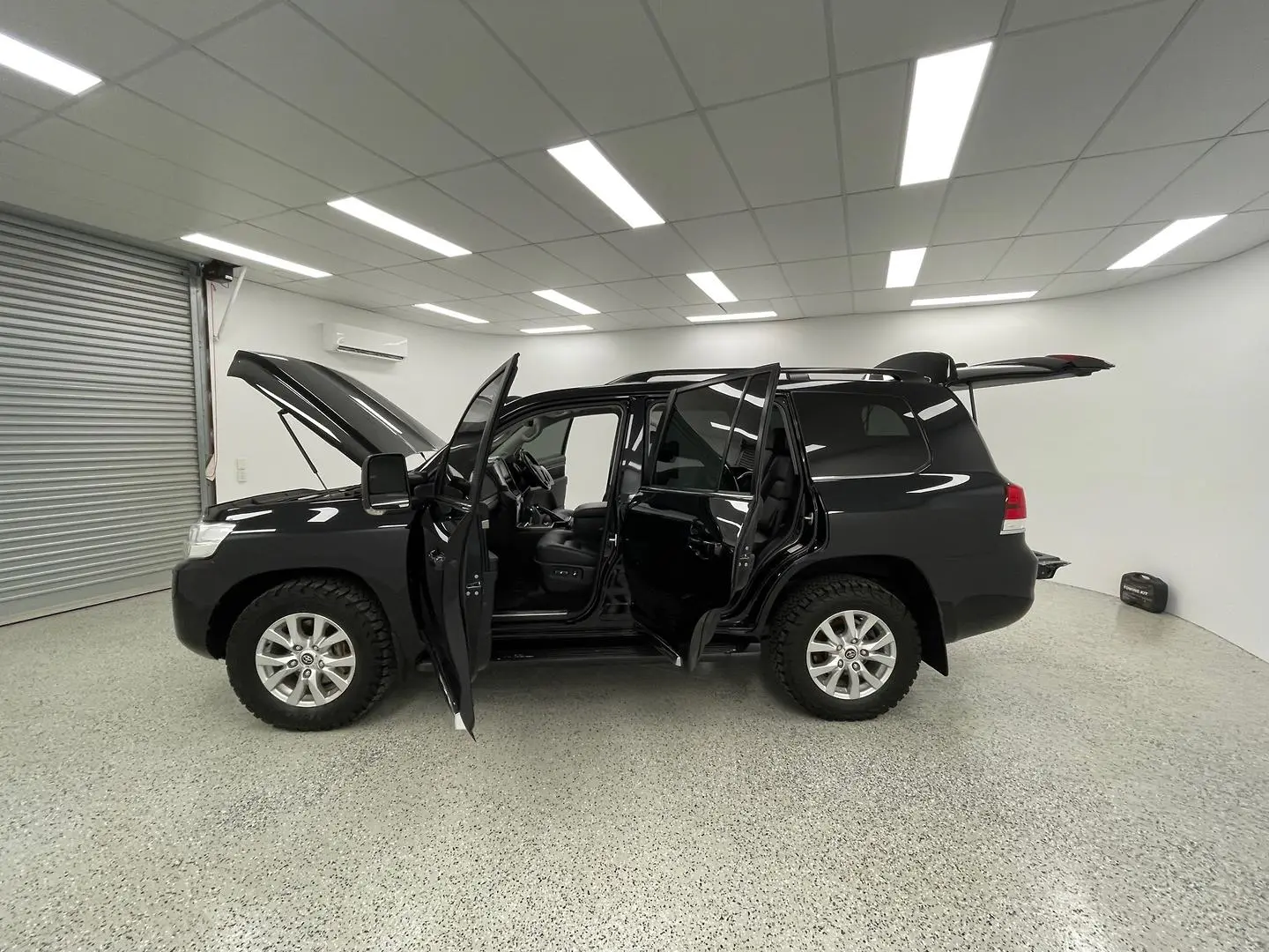 2020 Toyota Landcruiser Gallery Image 9