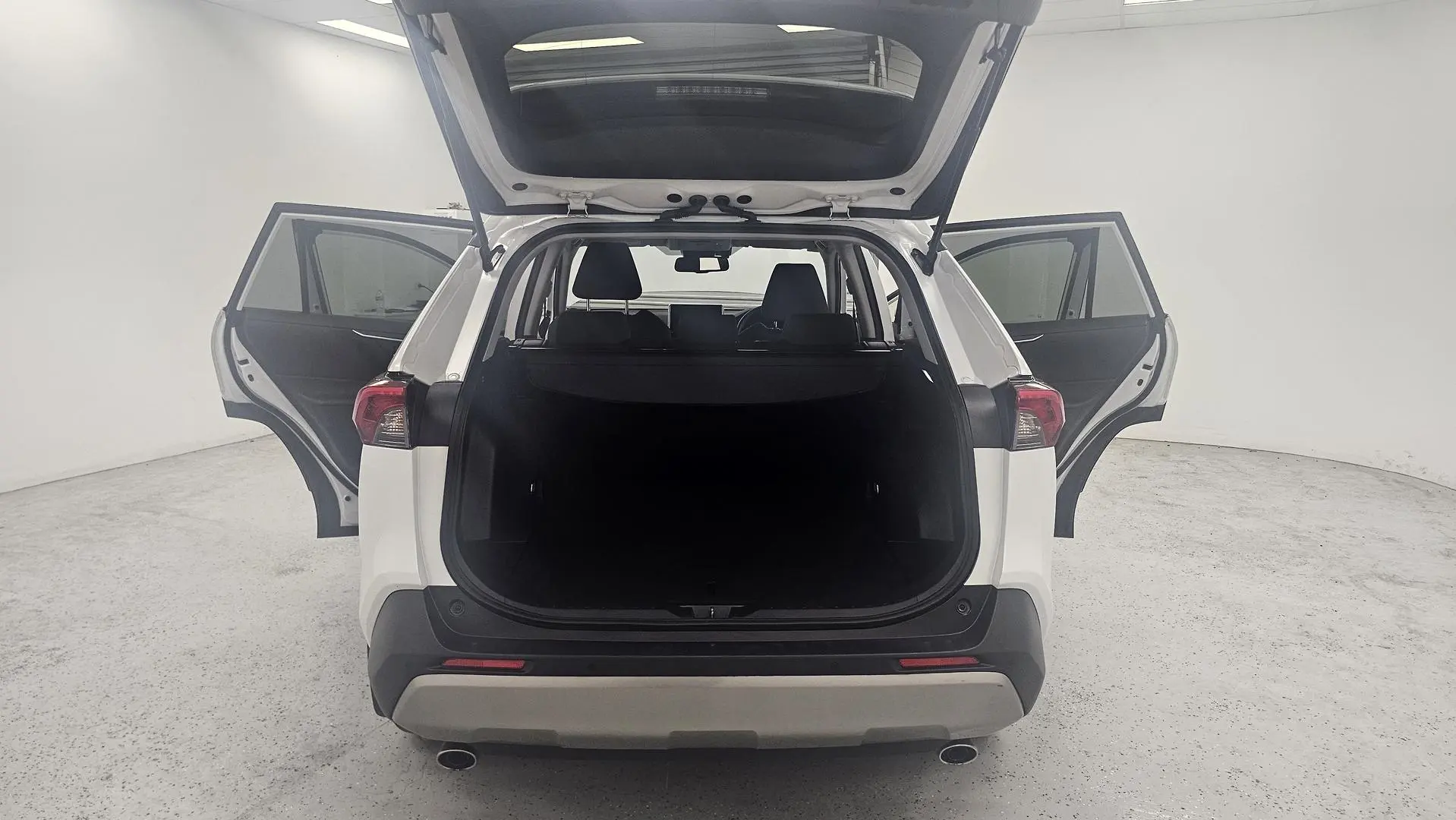 2023 Toyota RAV4 Gallery Image 17