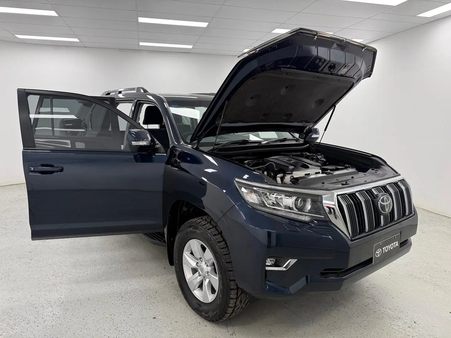 2022 Toyota Landcruiser Prado Gallery Image 20