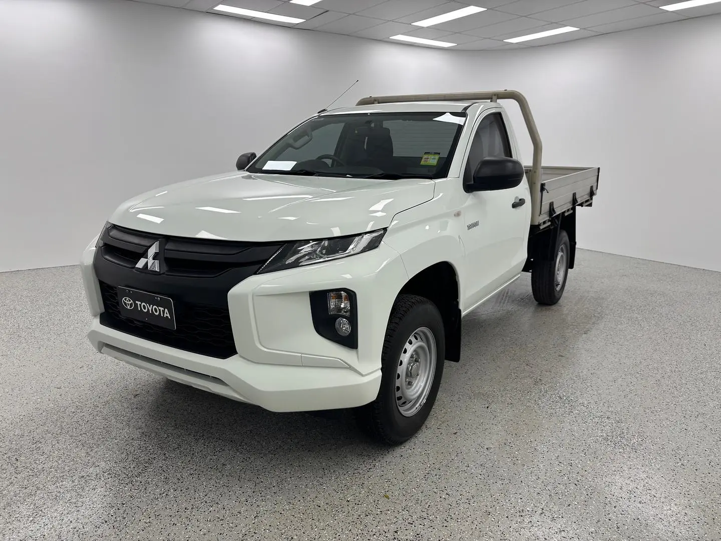 2021 Mitsubishi Triton Gallery Image 7