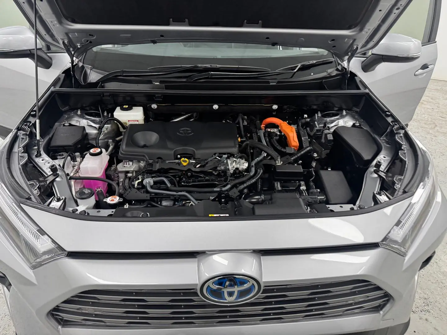 2024 Toyota RAV4 Gallery Image 14