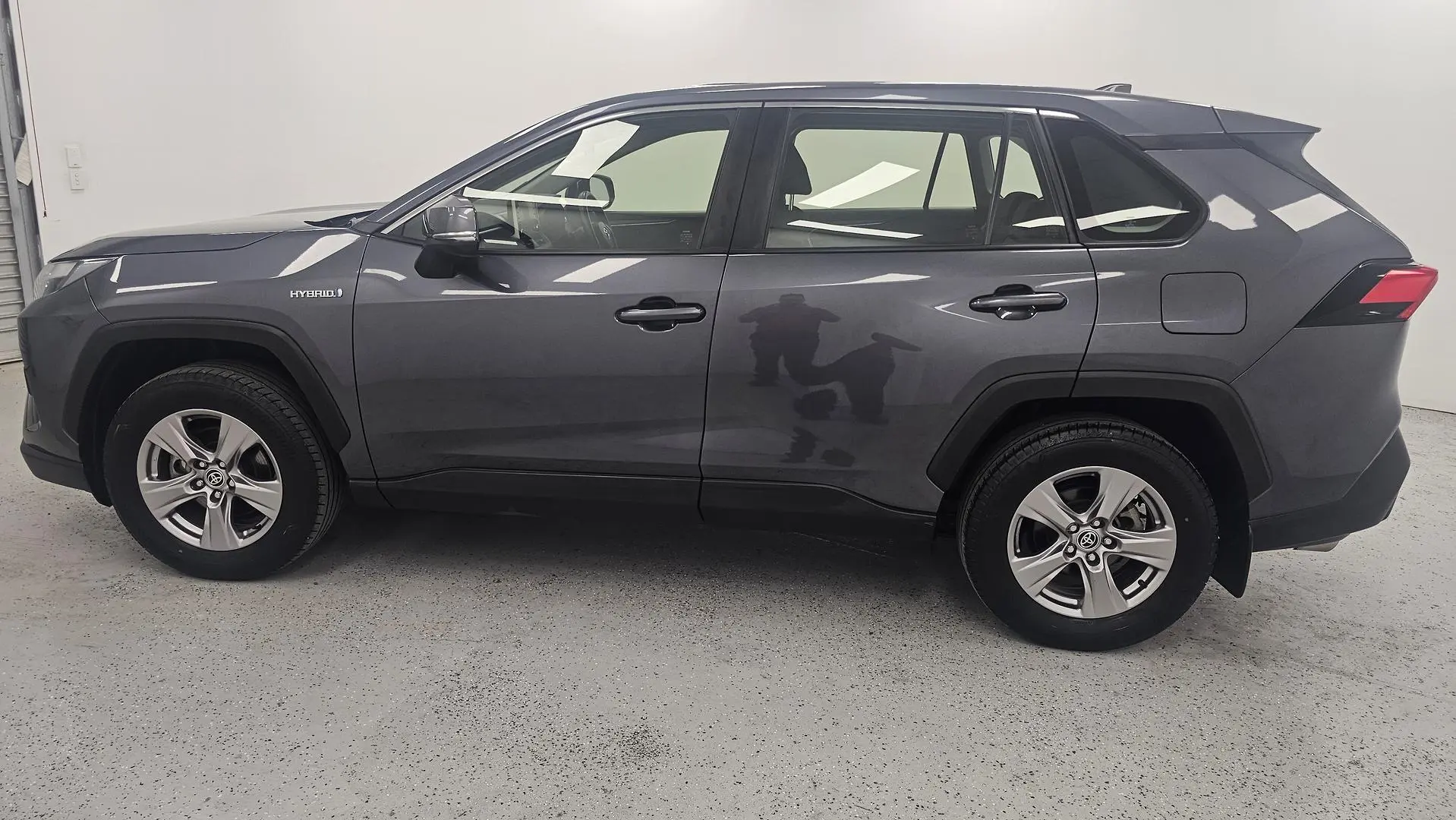 2022 Toyota RAV4 Gallery Image 6