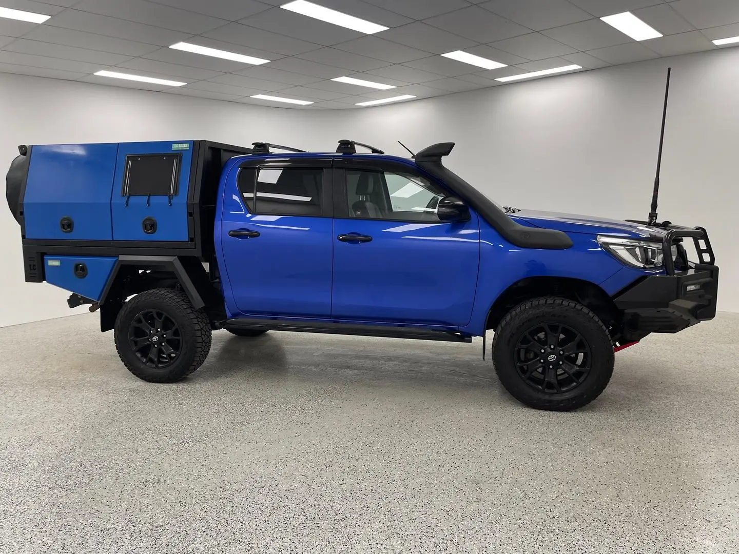 2018 Toyota Hilux Gallery Image 2