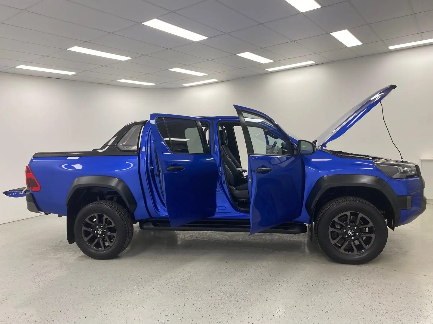 2022 Toyota Hilux Gallery Image 10