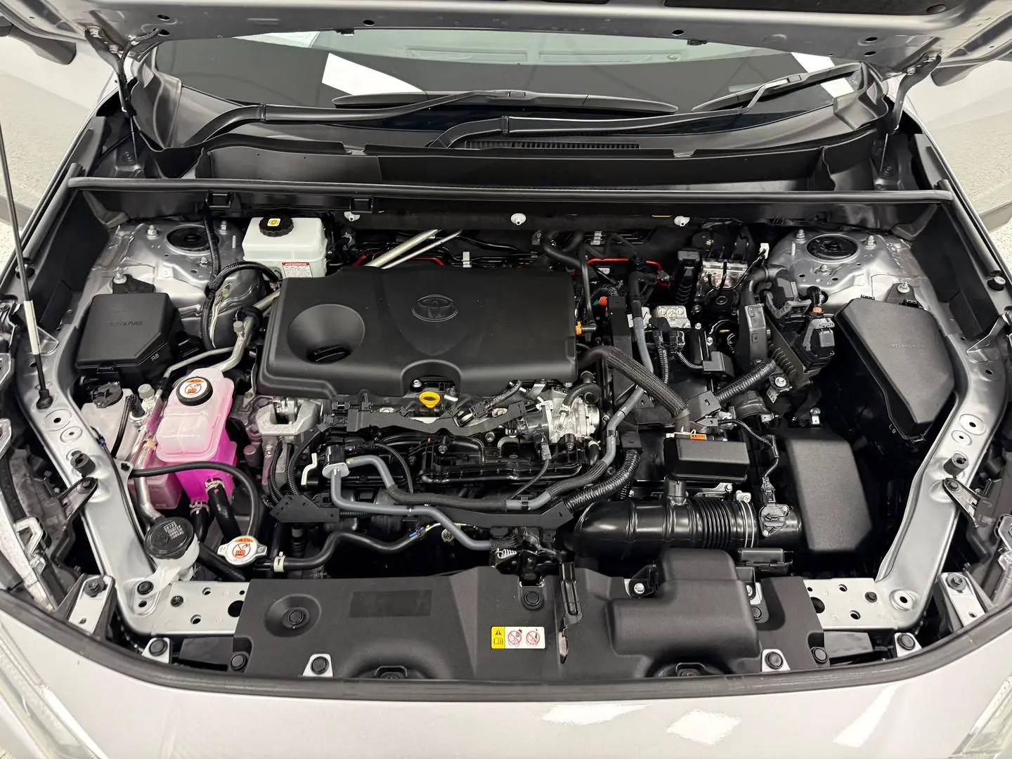 2023 Toyota RAV4 Gallery Image 24