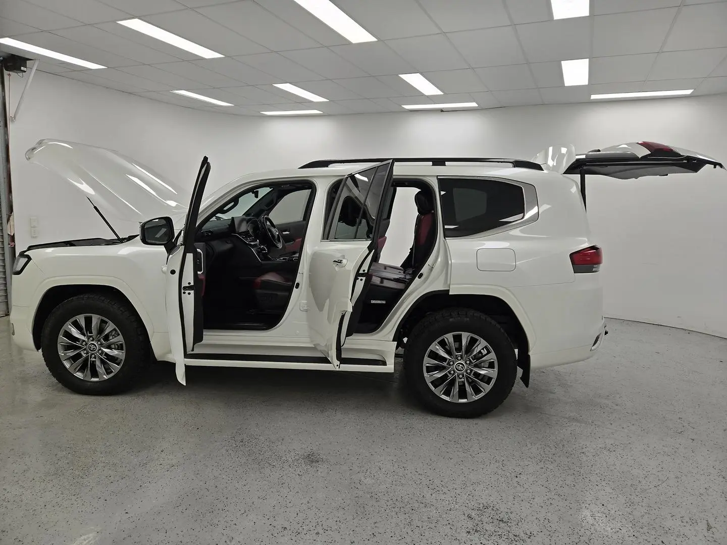 2021 Toyota Landcruiser Gallery Image 13