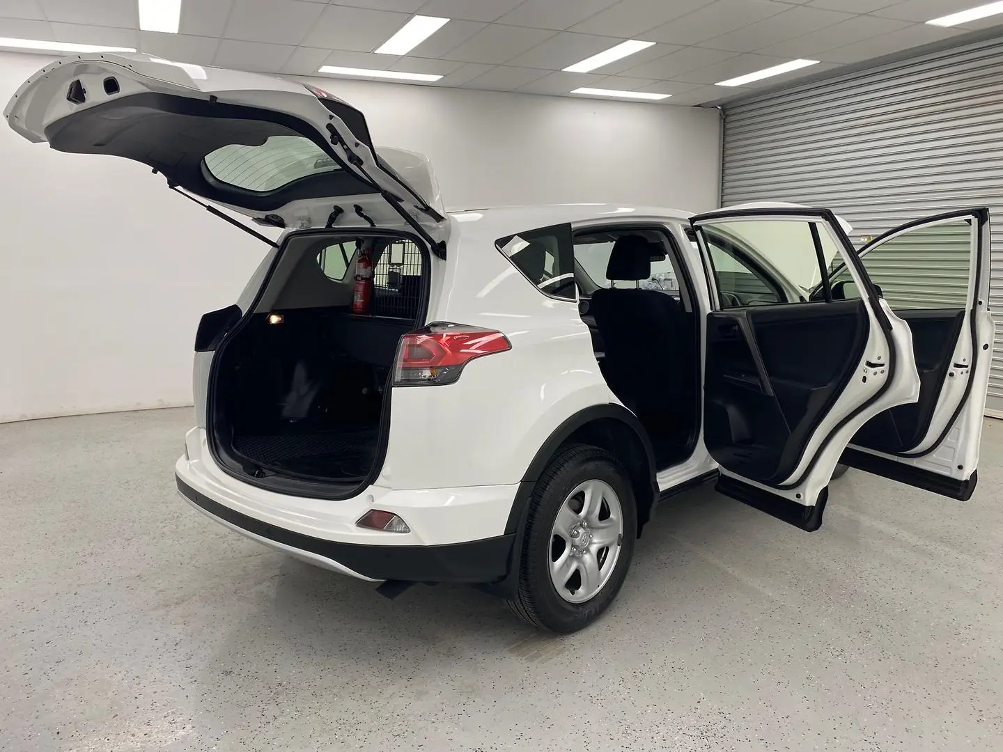 2018 Toyota Rav4 Gallery Image 11