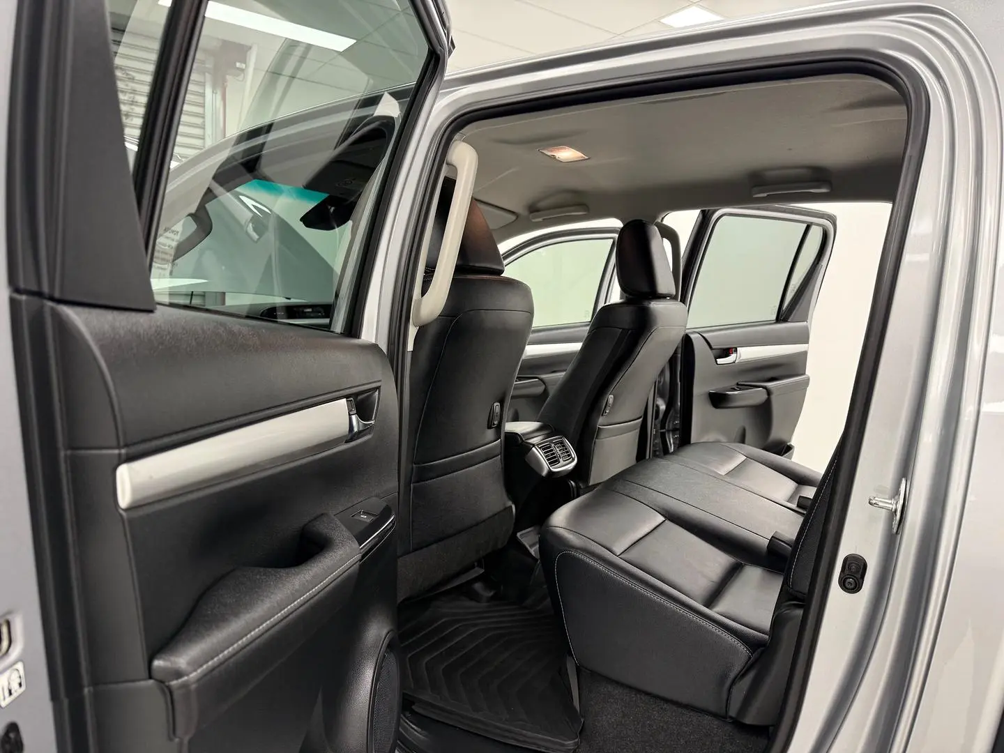 2023 Toyota Hilux Gallery Image 13