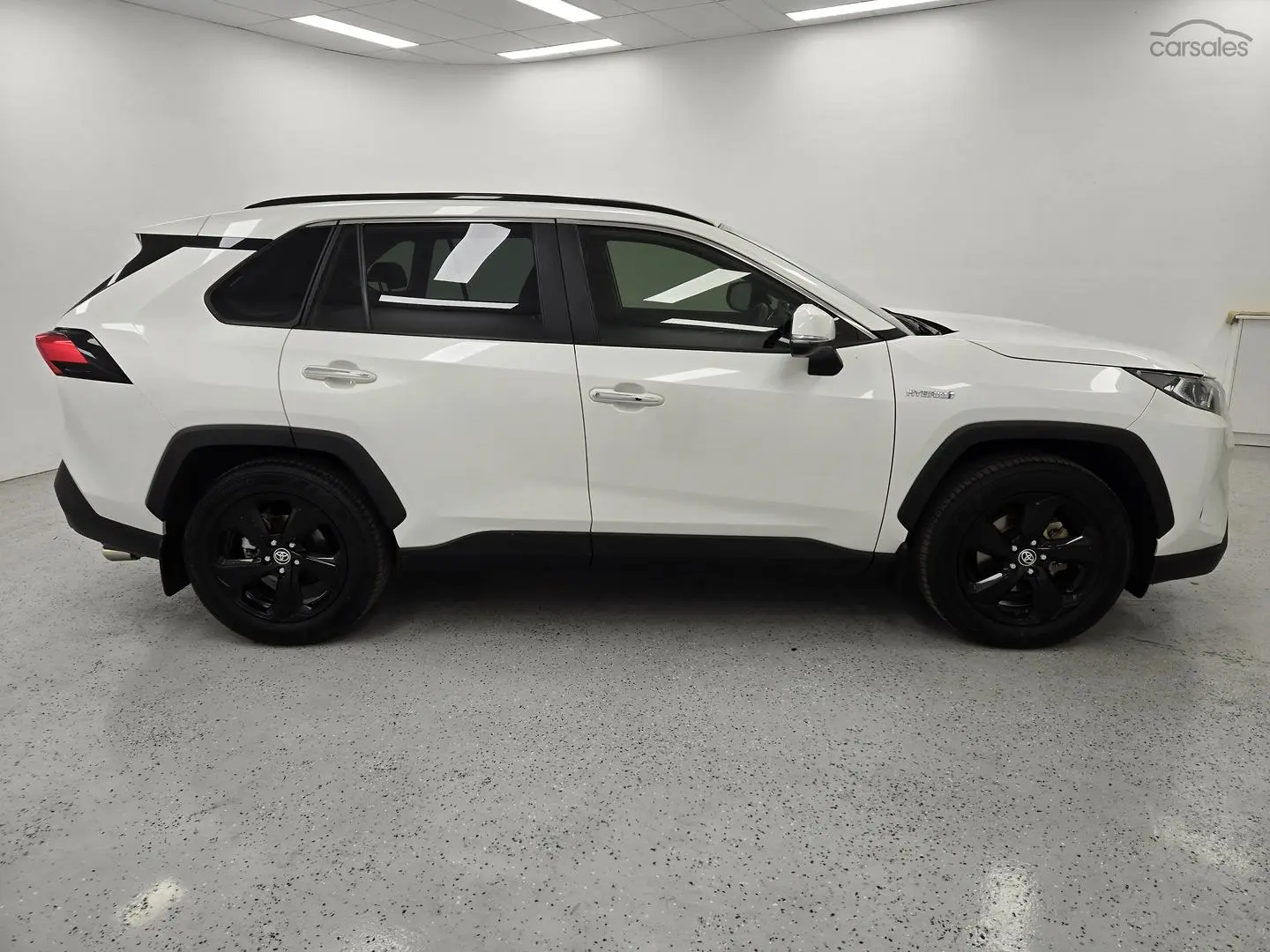 2021 Toyota RAV4 Image 2