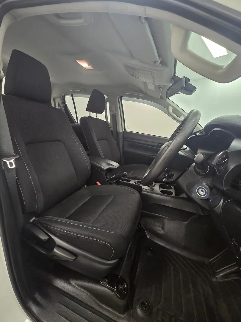 2021 Toyota Hilux Gallery Image 17