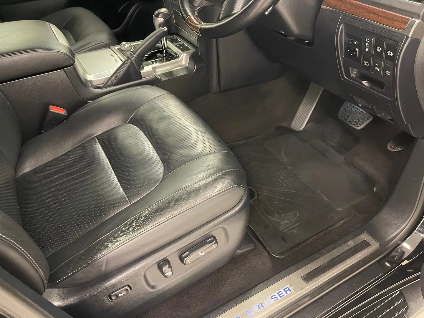 2020 Toyota Landcruiser Gallery Image 23