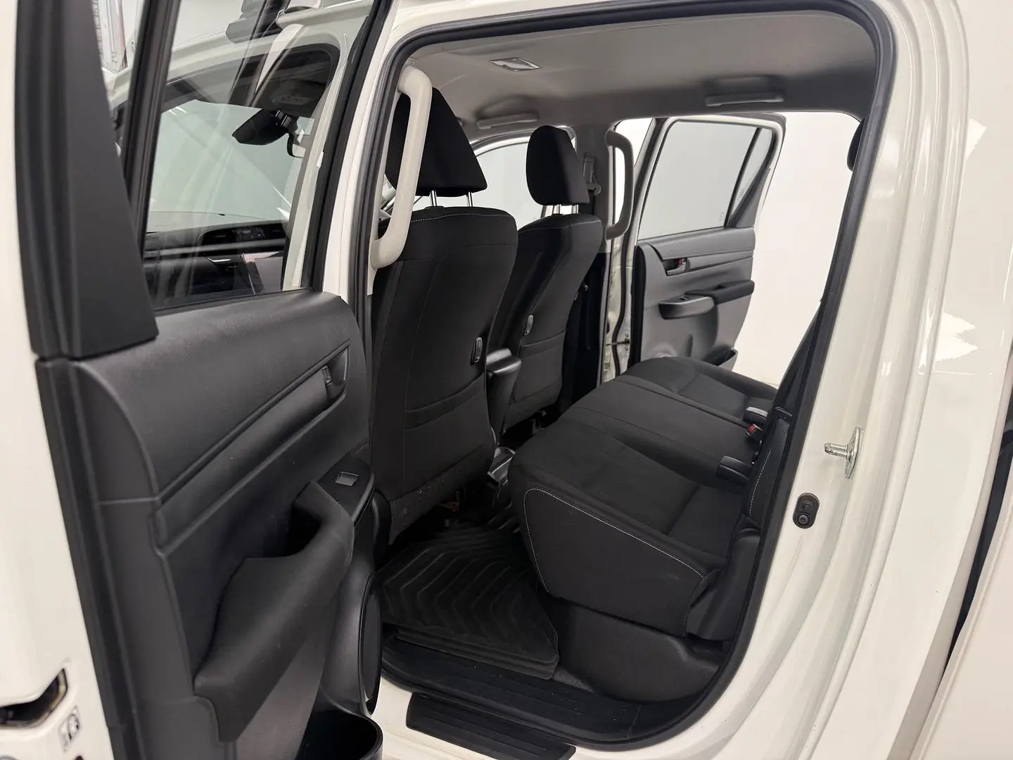 2020 Toyota Hilux Gallery Image 12