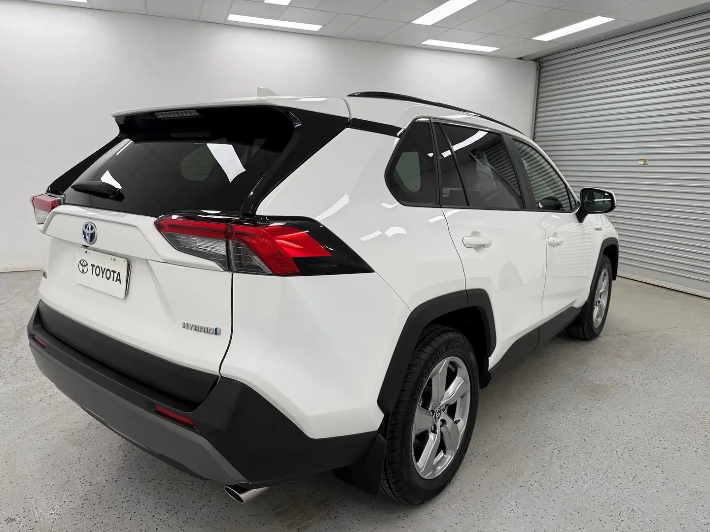 2020 Toyota RAV4 Gallery Image 3