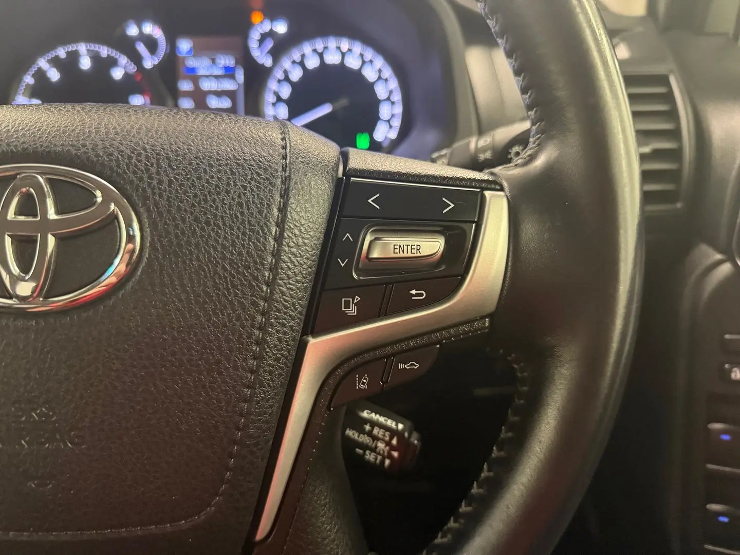 2018 Toyota Landcruiser Prado Gallery Image 34