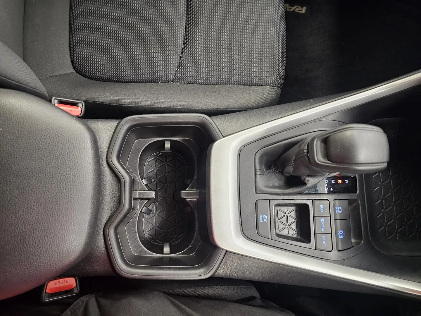 2022 Toyota RAV4 Gallery Image 34