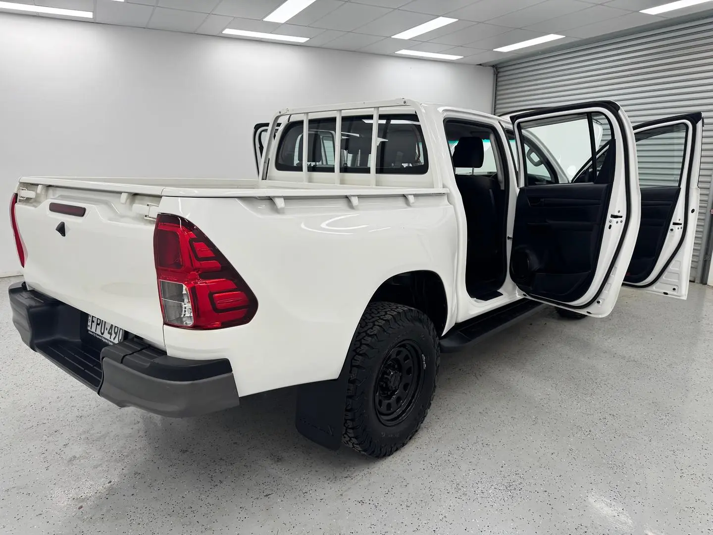 2018 Toyota Hilux Gallery Image 9