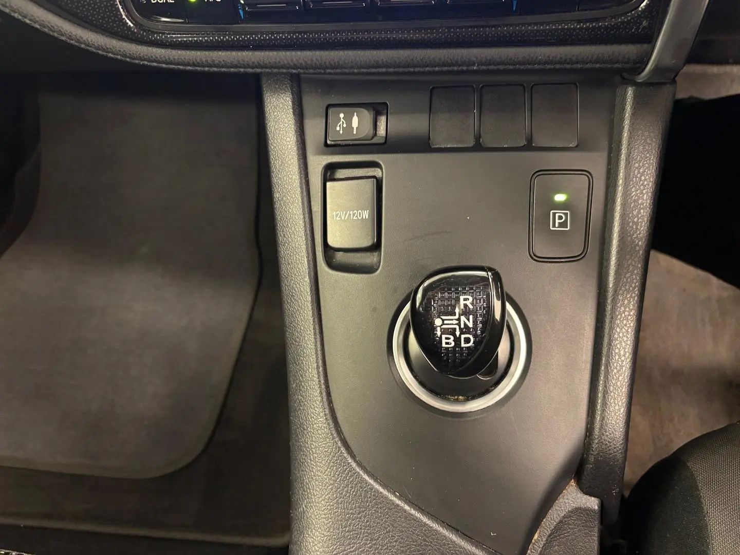 2016 Toyota Corolla Gallery Image 30