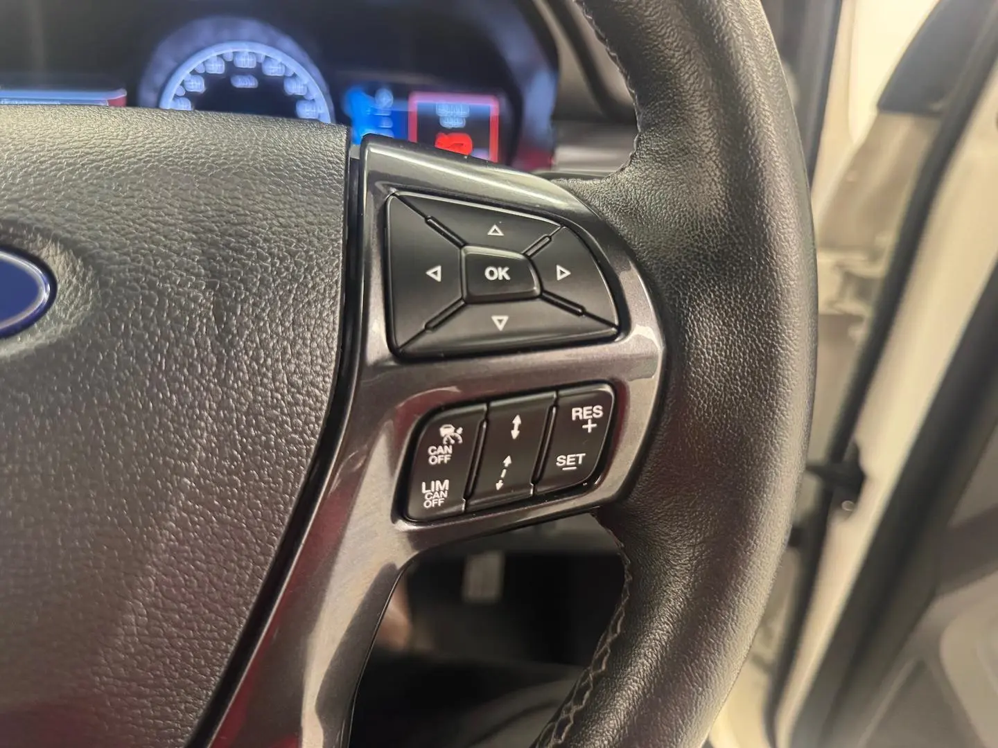 2021 Ford Everest Gallery Image 18