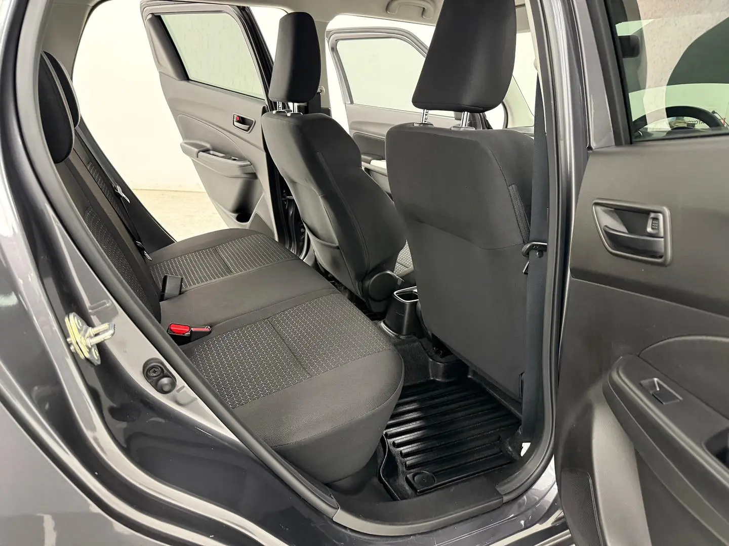 2023 Suzuki Swift Gallery Image 16