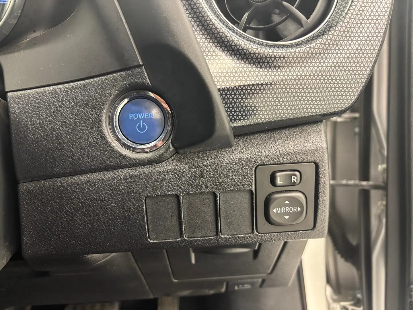 2016 Toyota Corolla Gallery Image 27