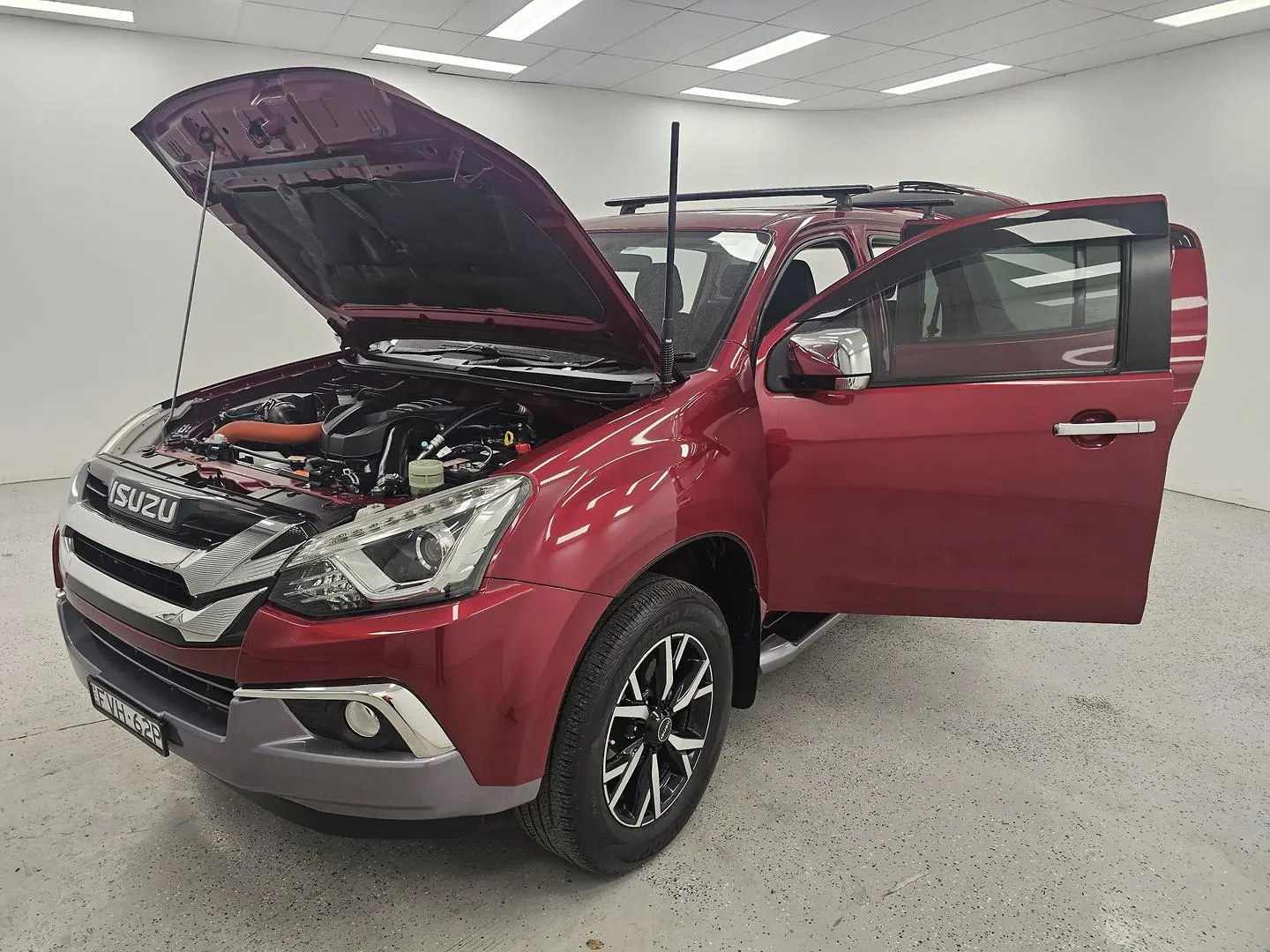 2020 Isuzu MU-X Gallery Image 8