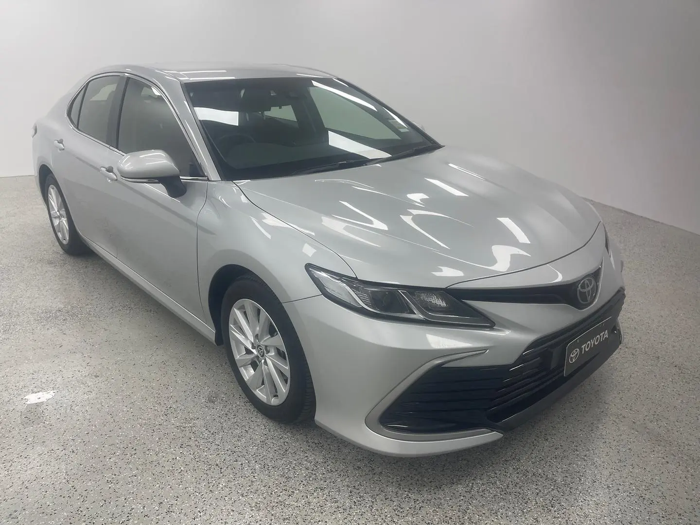 2024 Toyota Camry Gallery Image 1