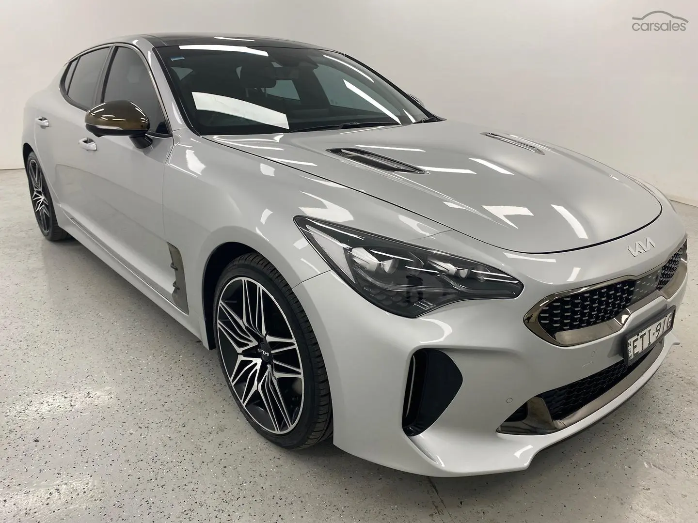 2022 Kia Stinger Image 1