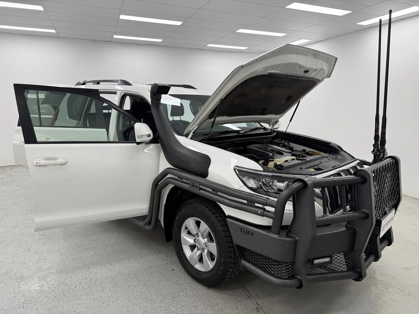 2020 Toyota Landcruiser Prado Gallery Image 20