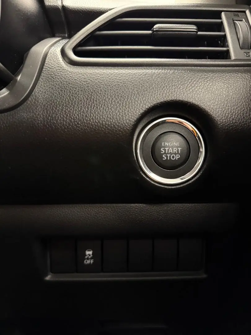 2023 Suzuki Swift Gallery Image 27