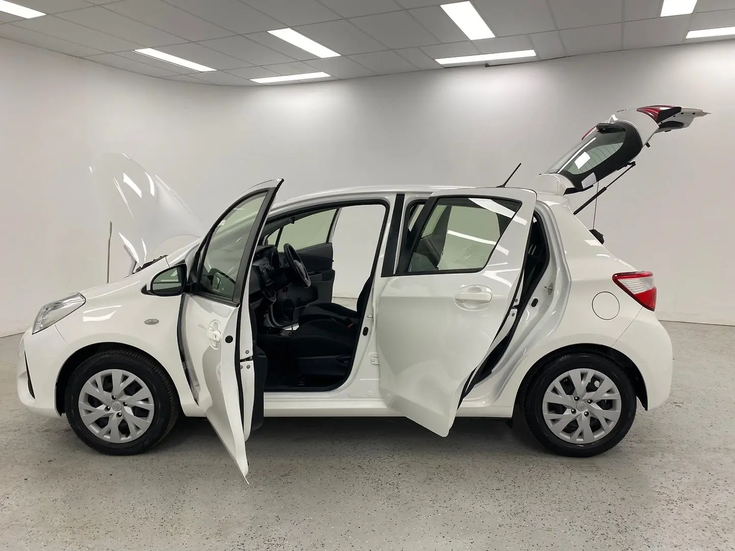 2019 Toyota Yaris Gallery Image 14