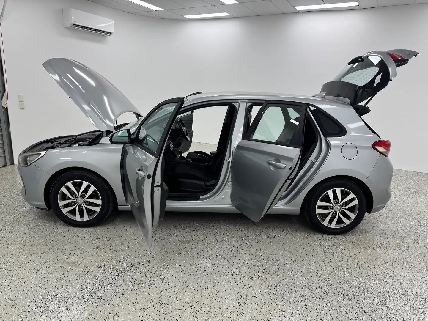 2019 Hyundai i30 Gallery Image 11