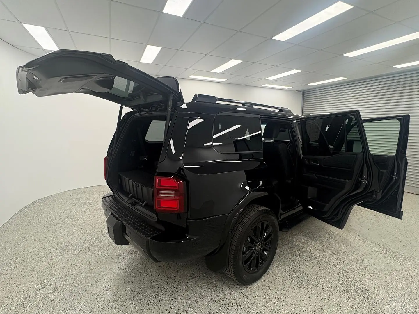 2025 Toyota Landcruiser Prado Gallery Image 12