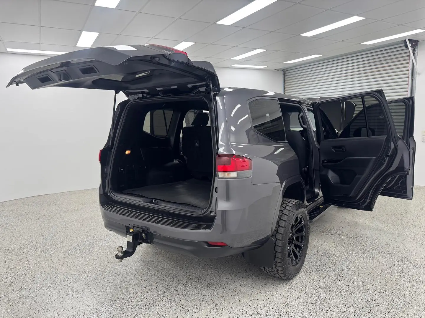 2023 Toyota Landcruiser Gallery Image 9