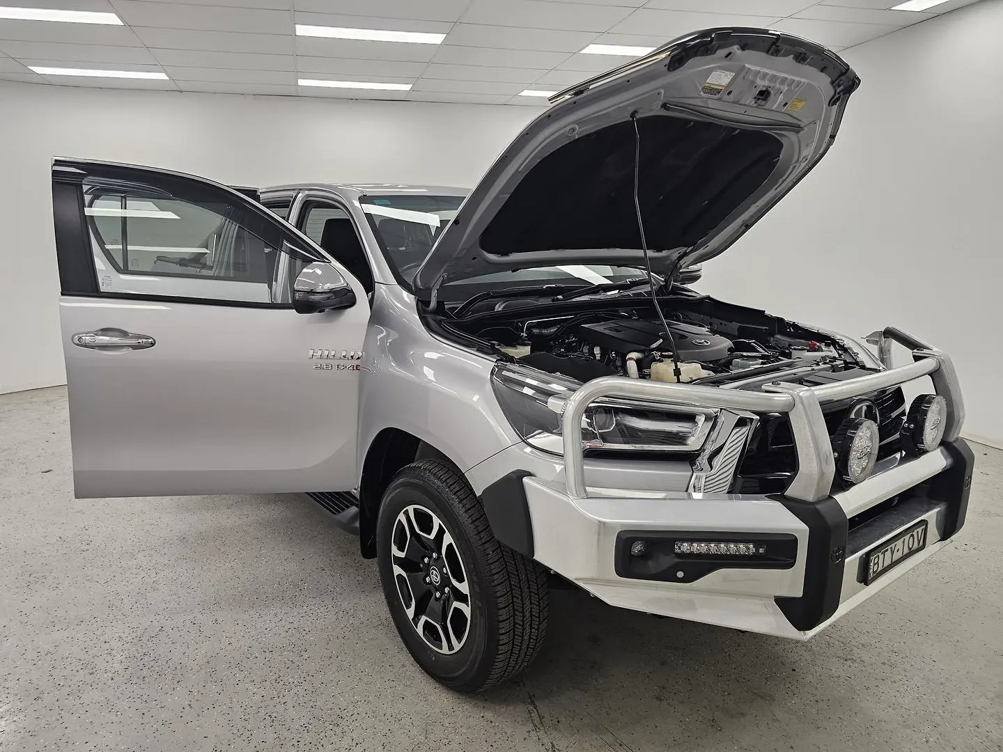 2023 Toyota Hilux Gallery Image 24
