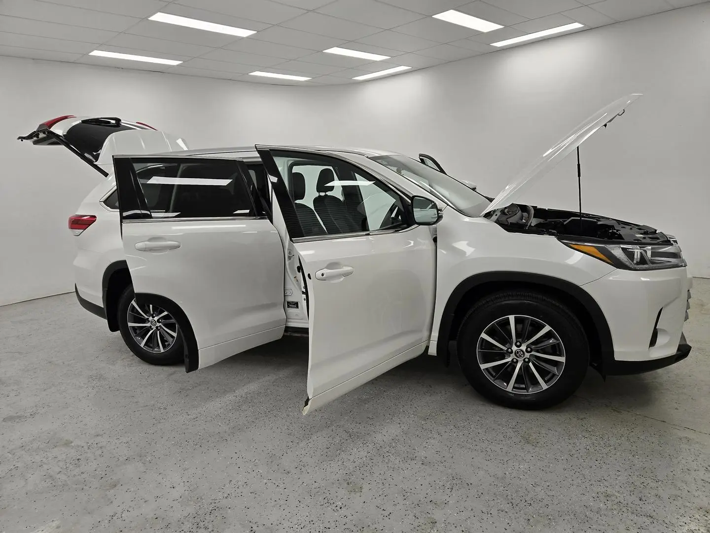 2019 Toyota Kluger Gallery Image 9