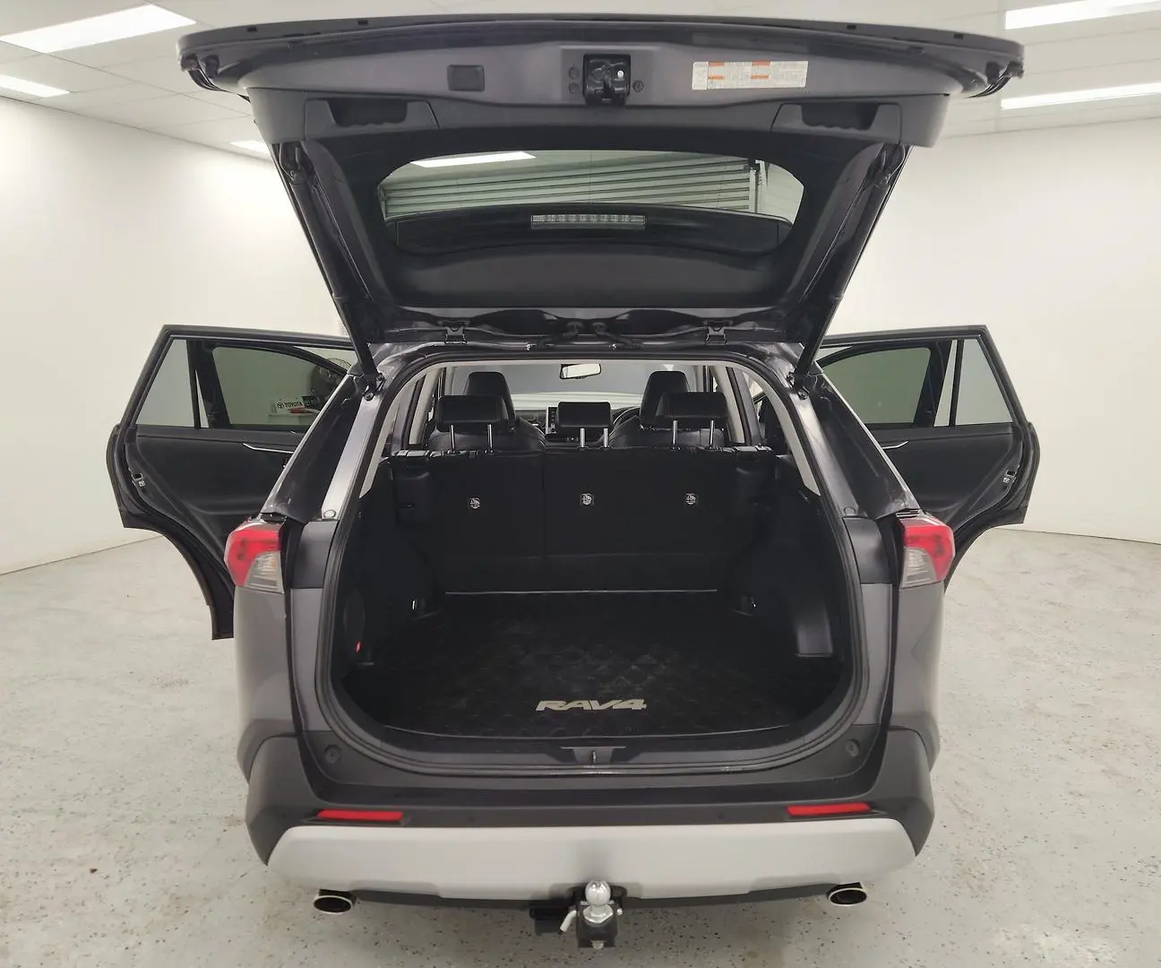 2019 Toyota RAV4 Gallery Image 10