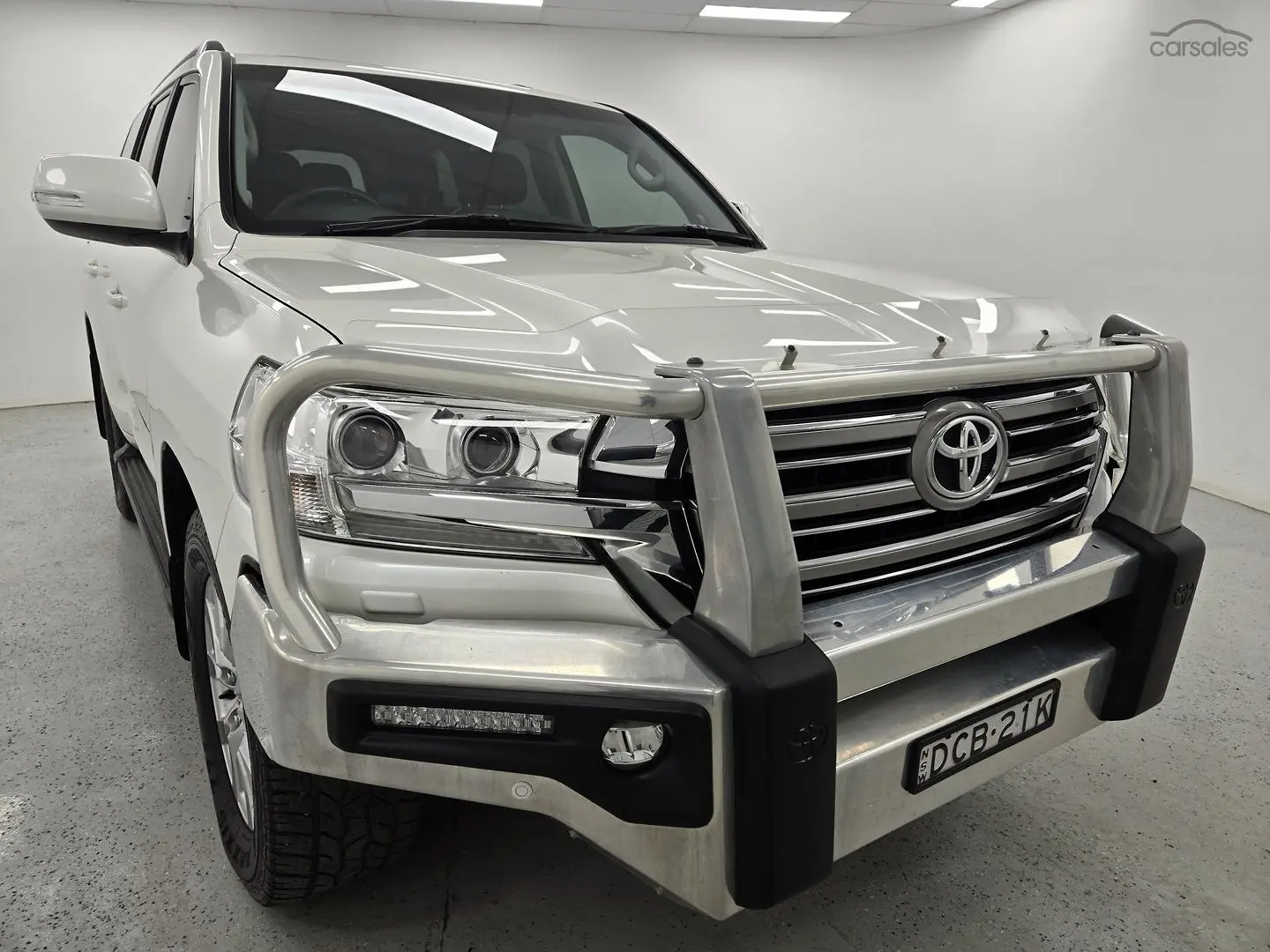 2016 Toyota Landcruiser Image 1