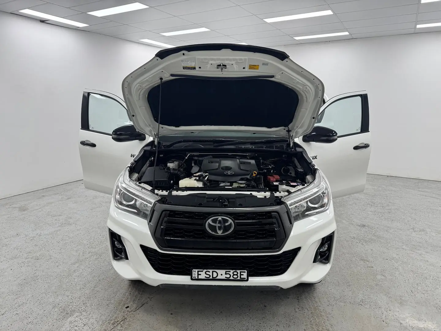 2019 Toyota Hilux Gallery Image 12