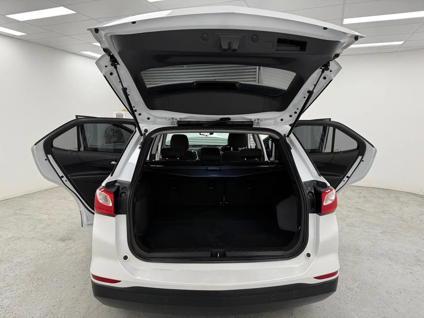 2019 Holden Equinox Gallery Image 11