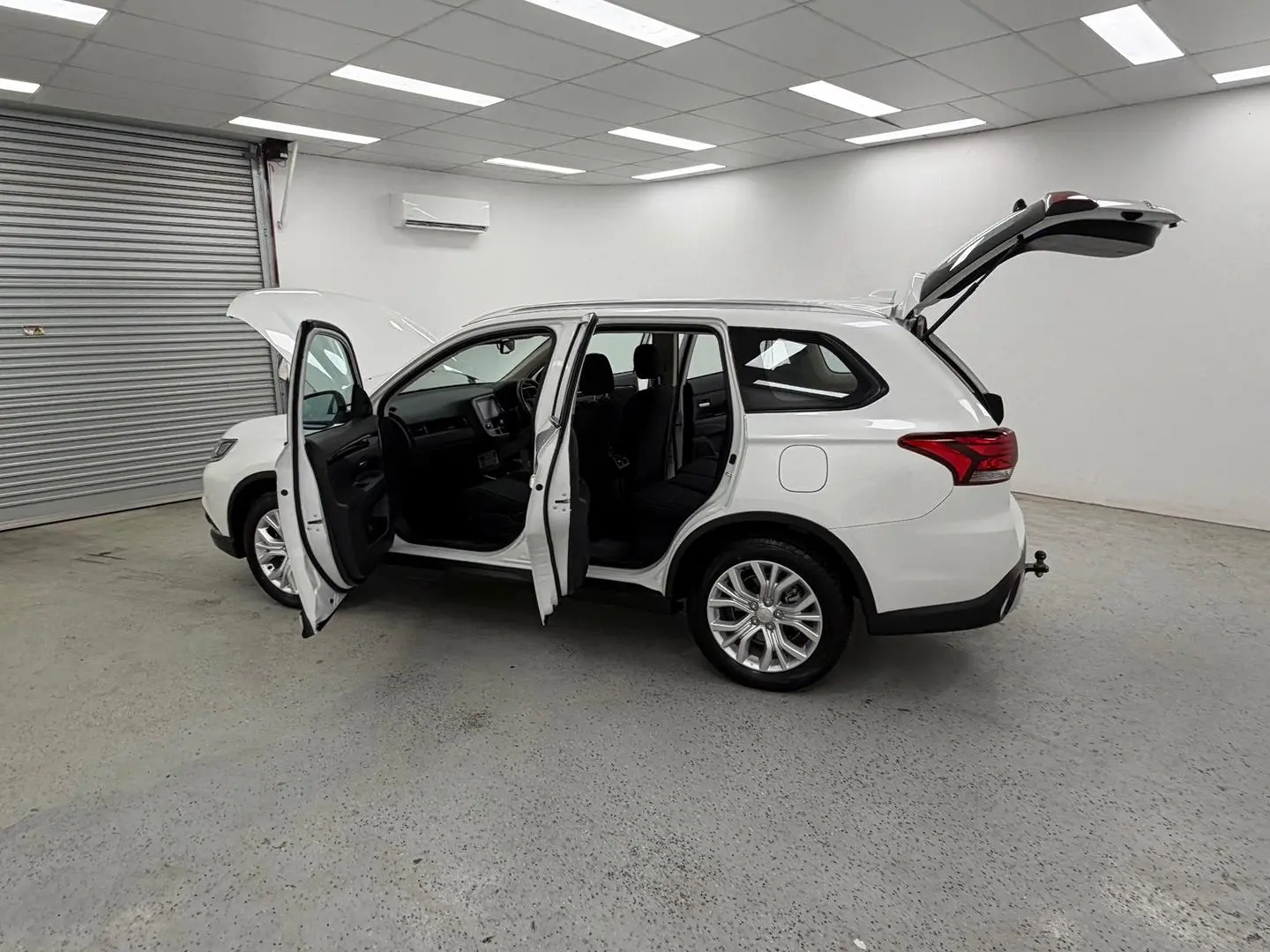 2020 Mitsubishi Outlander Gallery Image 11