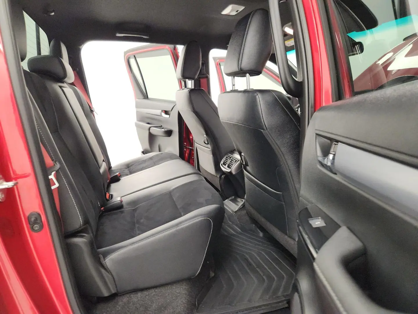 2023 Toyota Hilux Gallery Image 21