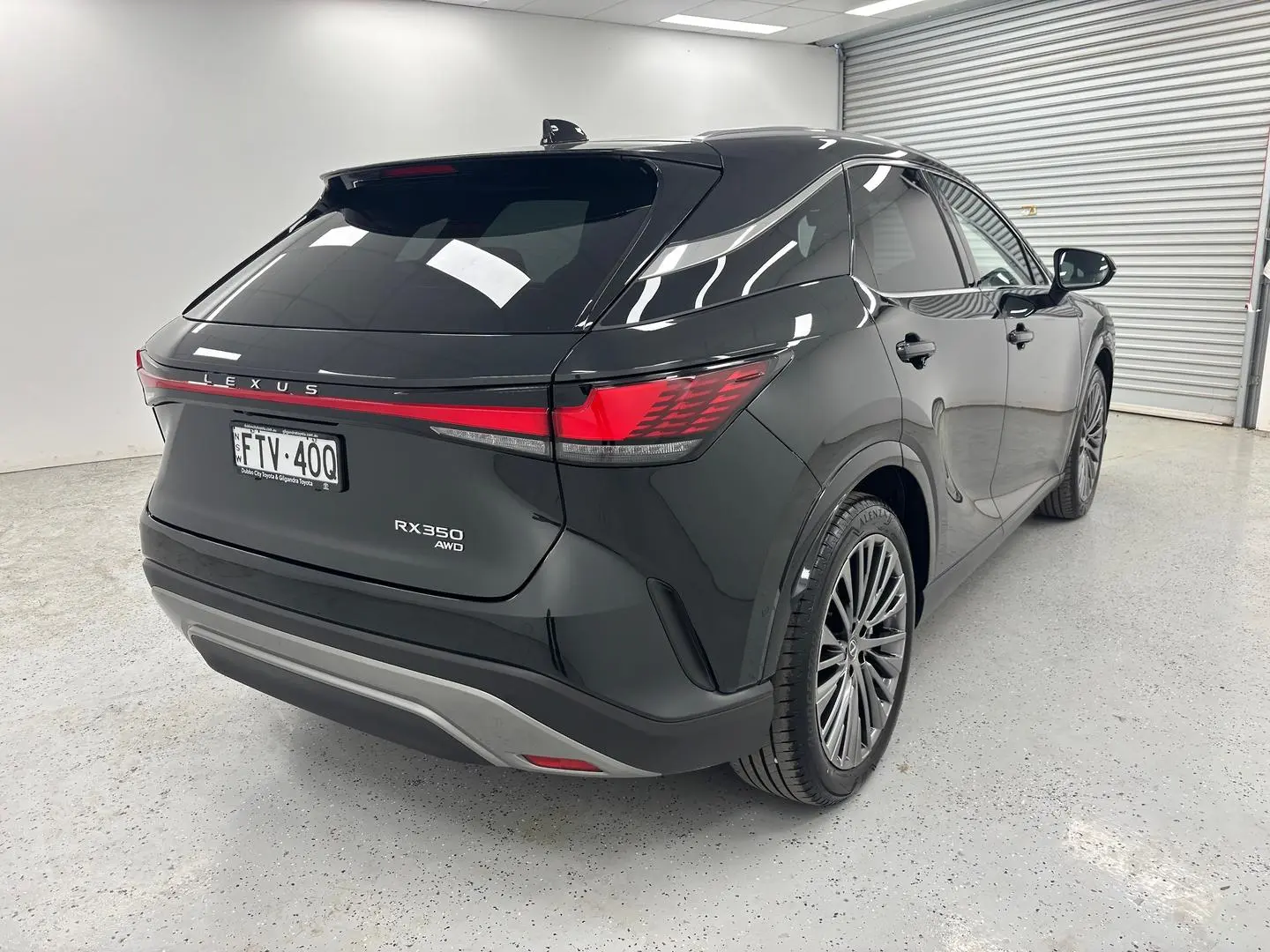 2024 Lexus RX Gallery Image 3