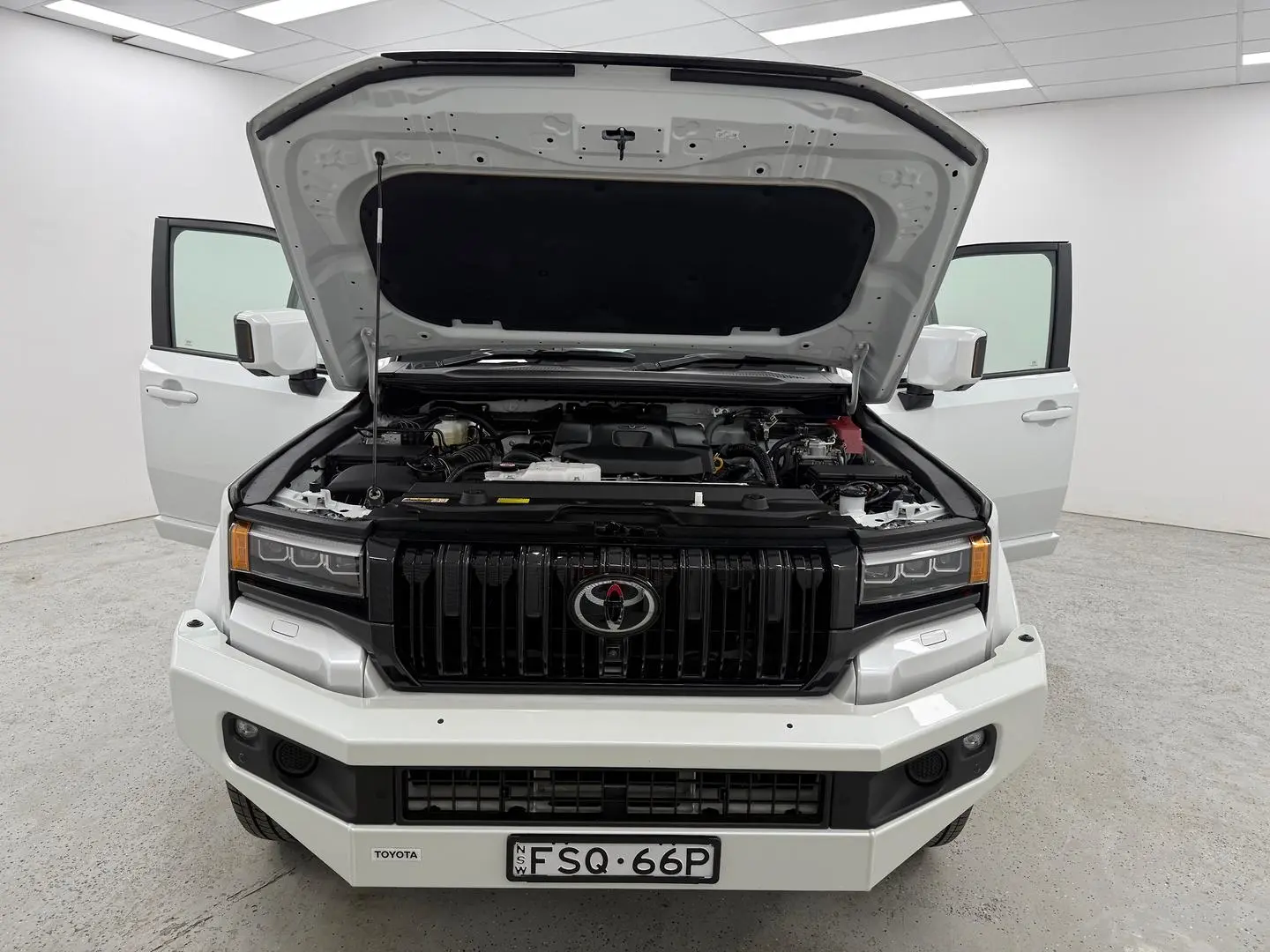 2024 Toyota Landcruiser Prado Gallery Image 8