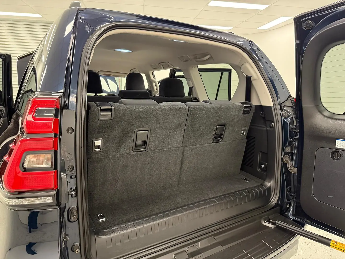 2022 Toyota Landcruiser Prado Gallery Image 14