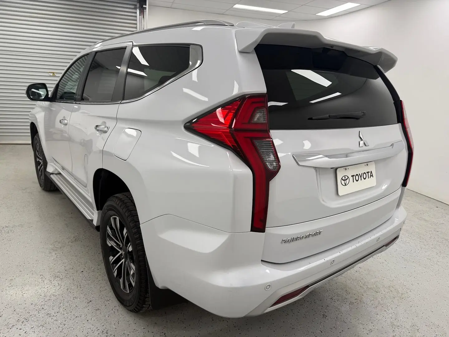 2023 Mitsubishi Pajero Sport Gallery Image 5