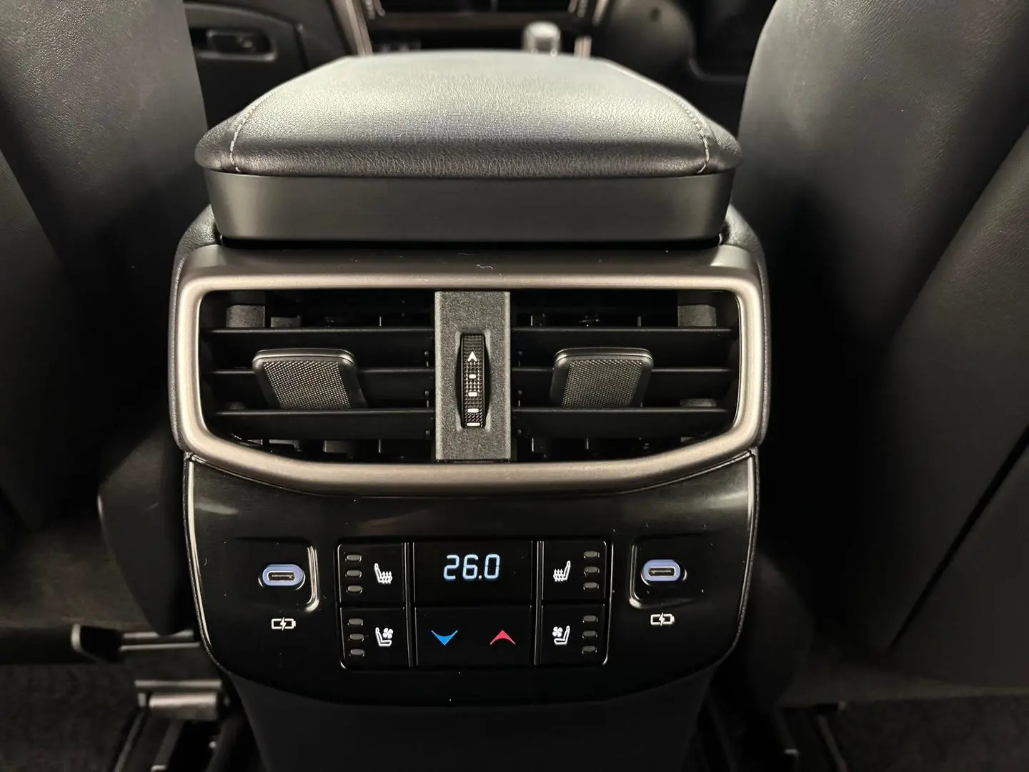 2024 Lexus RX Gallery Image 30