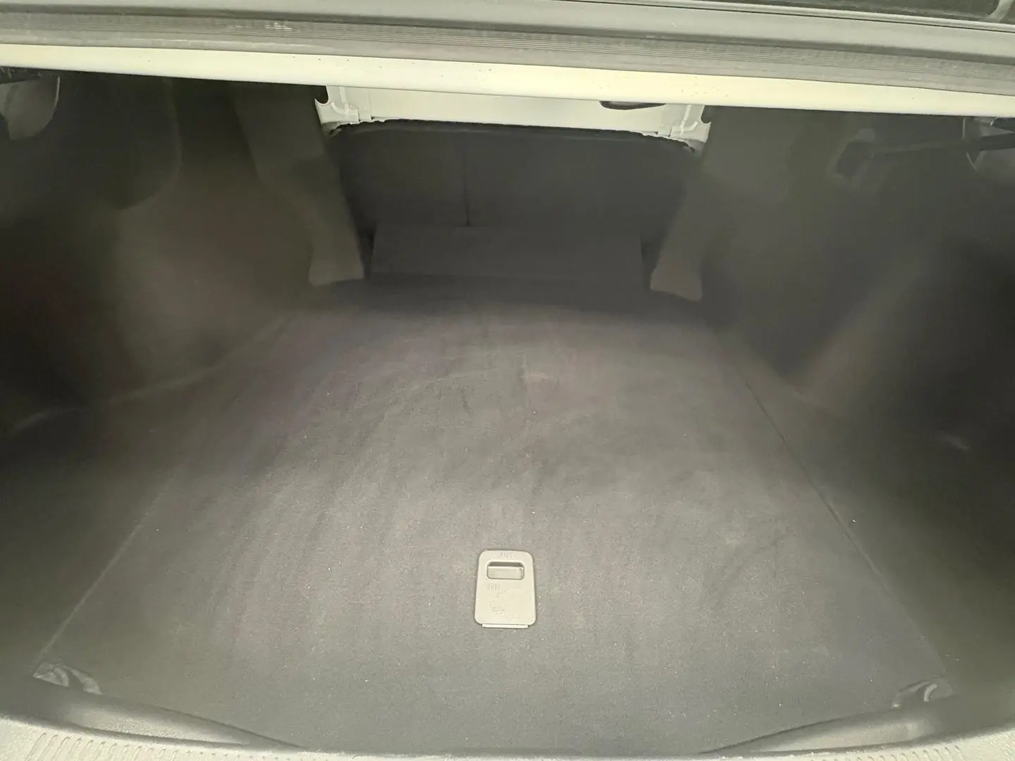 2019 Toyota Camry Gallery Image 20