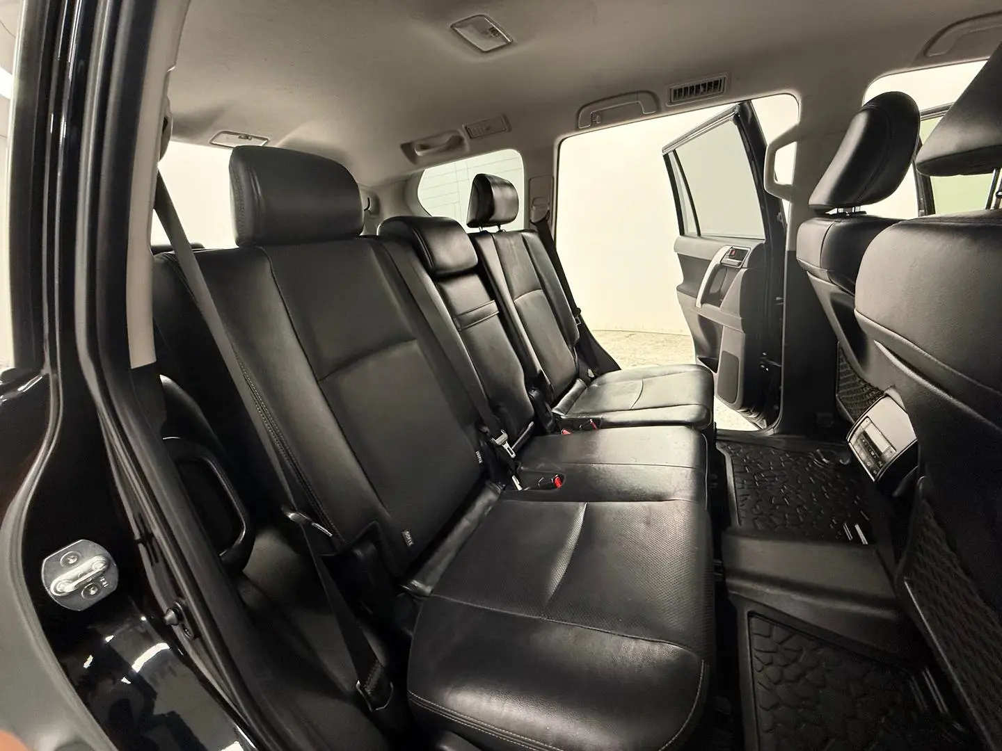 2018 Toyota Landcruiser Prado Gallery Image 21