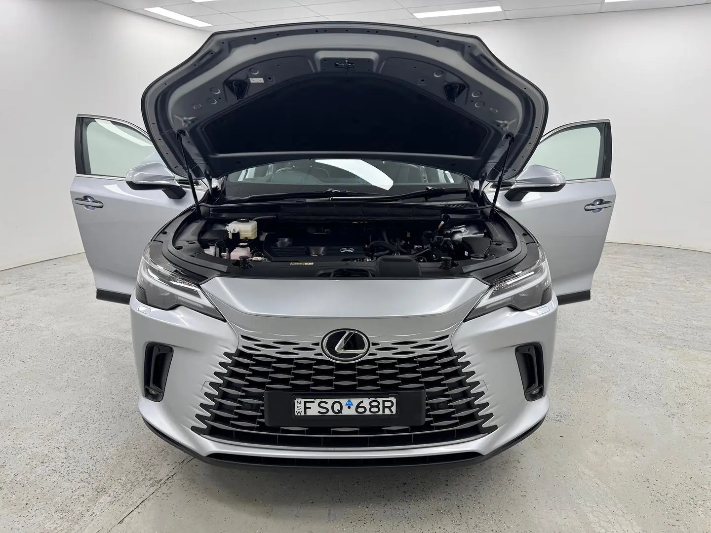 2023 Lexus RX Gallery Image 13