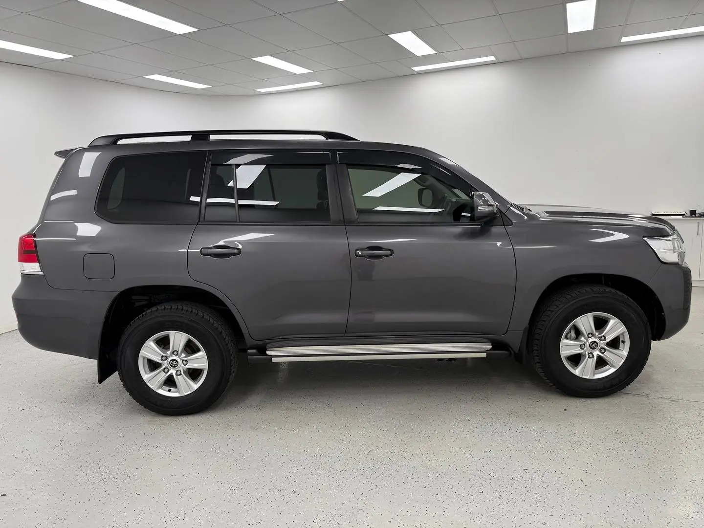 2019 Toyota Landcruiser Gallery Image 2